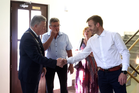 SLAVNOSTNA SEJA OBČINSKEGA SVETA S PODELITVIJO OBČINSKIH PRIZNANJ 03 FOTO LJUBO VUKELIČ